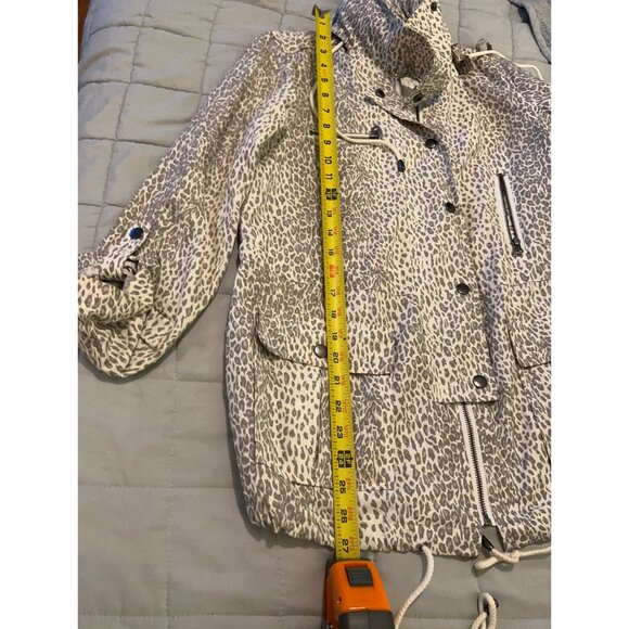 Joie Leopard Print Barker Utility Jacket Womens Size S Lightweight Zip Front Dra - Picture 6 of 8